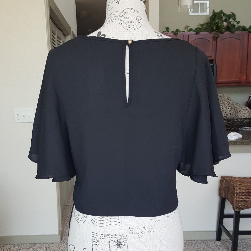 ⚡Cute Cropped Top ⚡ - Picture 3 of 7